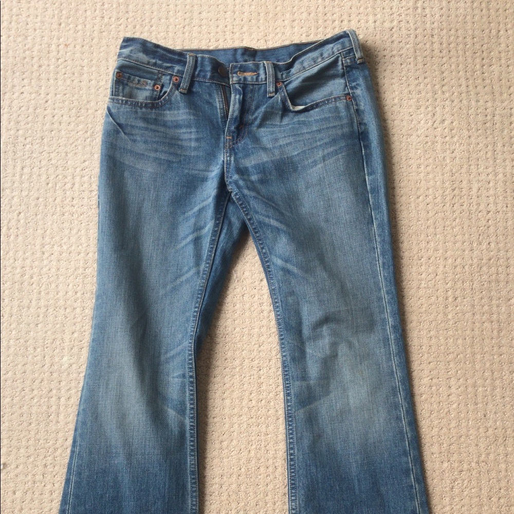 LEVI’S size 28 slight flare jeans
